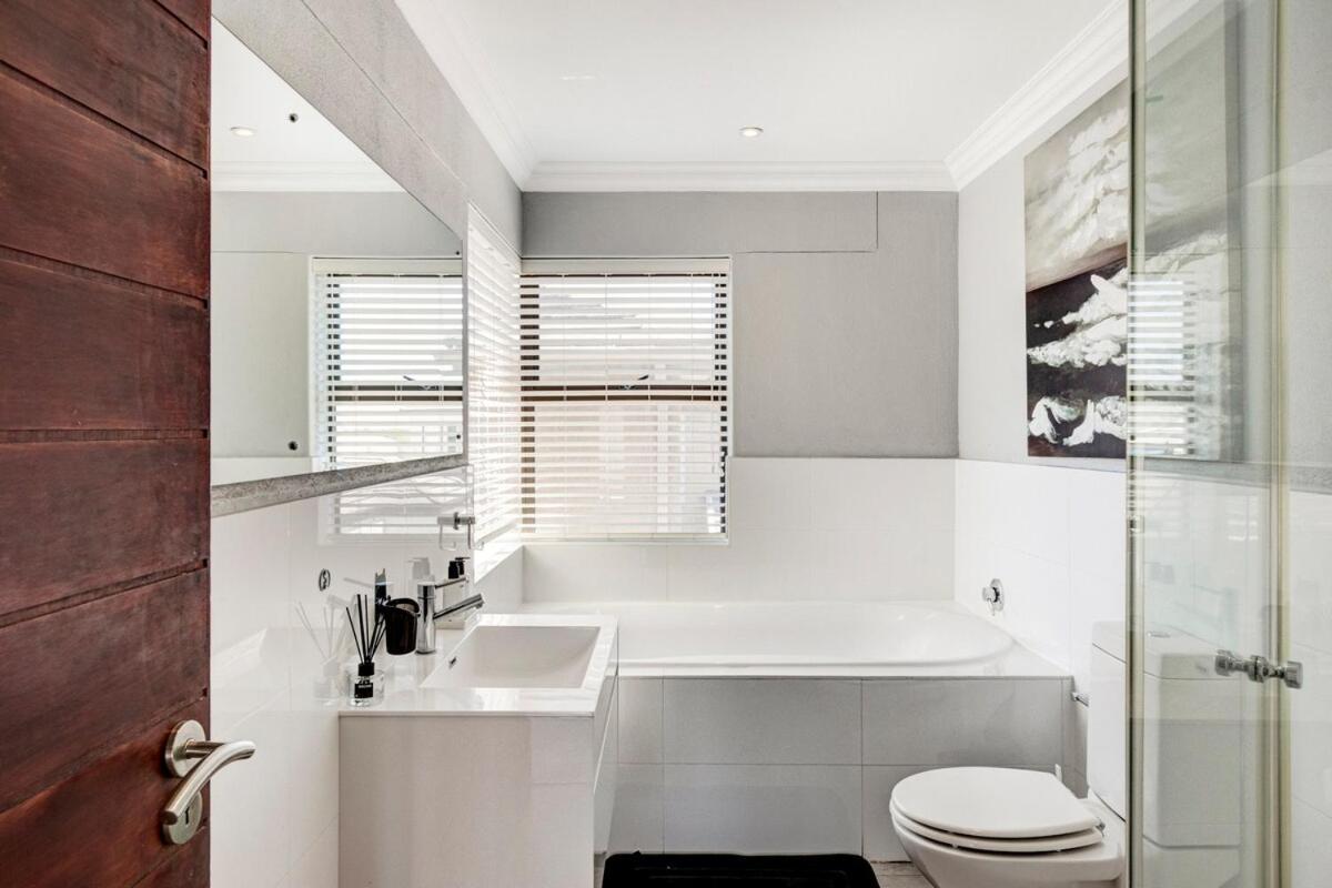 Villa 3 Bedroom In Big Bay Cape Town