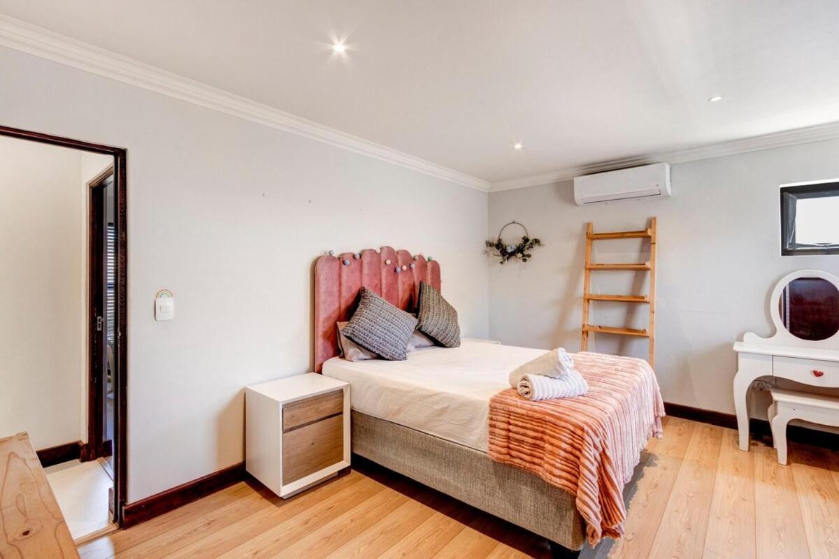 Villa 3 Bedroom In Big Bay *