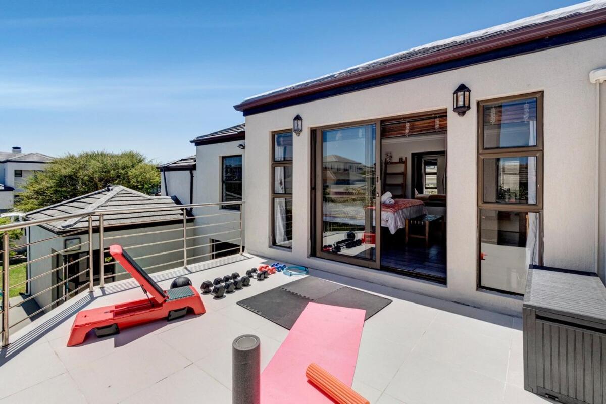 Villa 3 Bedroom In Big Bay Cape Town